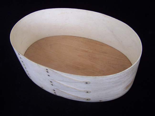 A large oval 19th century 'Four Finger' ANTIQUE Scrimshawed Whalebone 'DITTY" Box — image 9